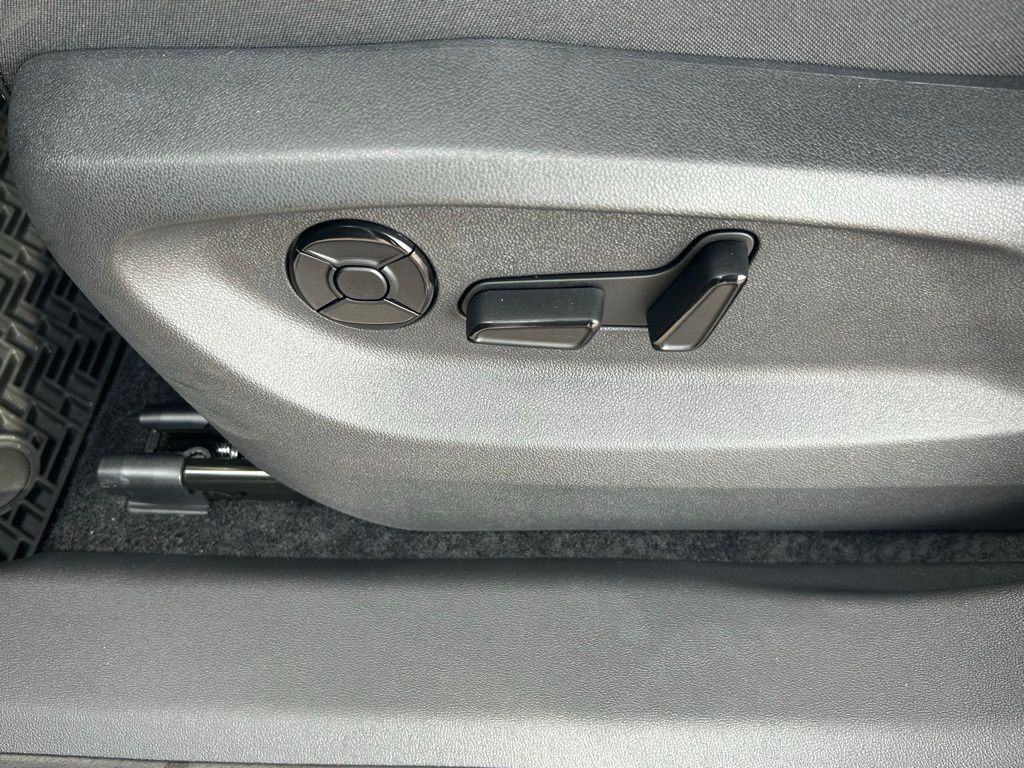 2025 Volkswagen Tiguan 2.0T SE Tampa FL