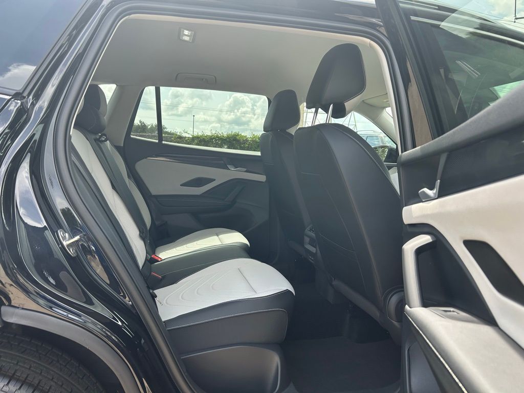 2025 Volkswagen Tiguan 2.0T SE Tampa FL
