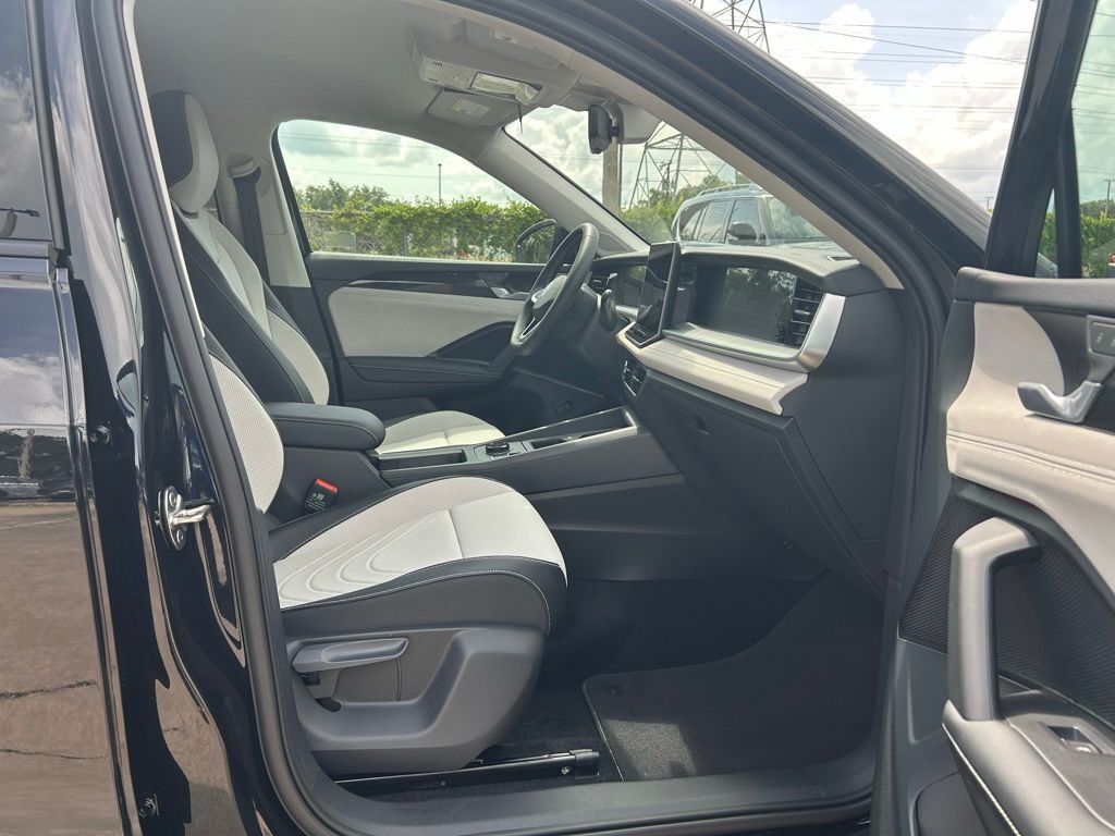 2025 Volkswagen Tiguan 2.0T SE Tampa FL