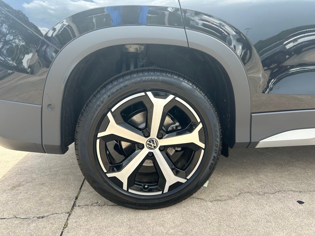 2025 Volkswagen Tiguan 2.0T SE Tampa FL