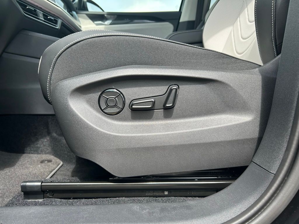 2025 Volkswagen Tiguan 2.0T SE Tampa FL