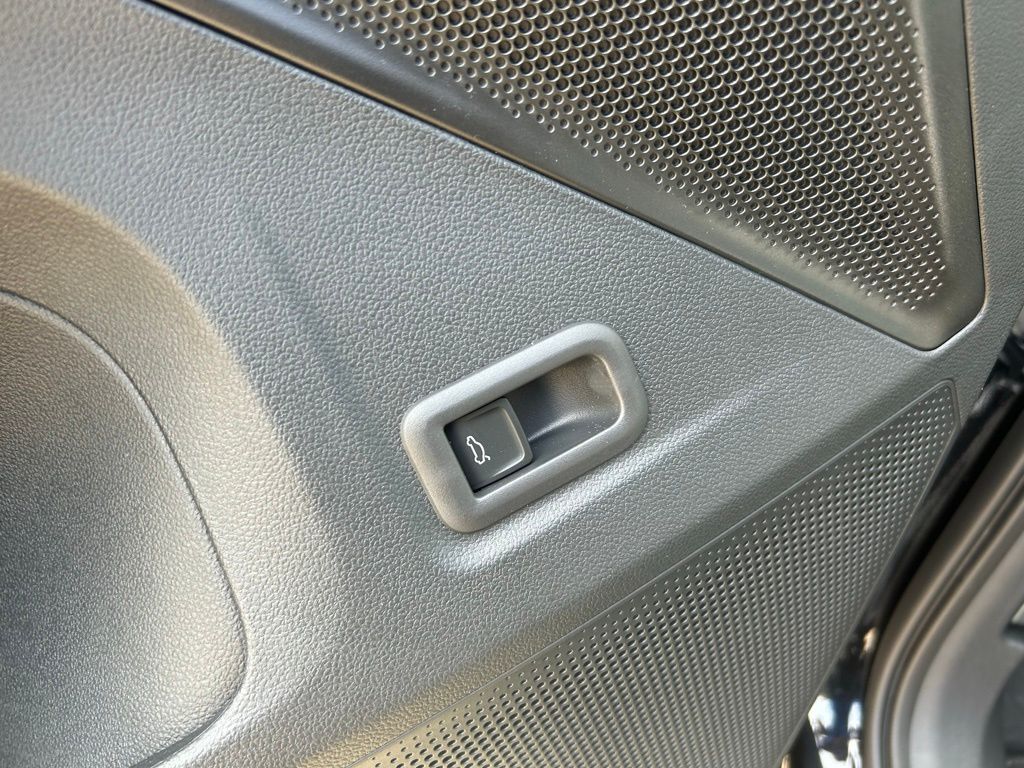 2025 Volkswagen Tiguan 2.0T SE Tampa FL
