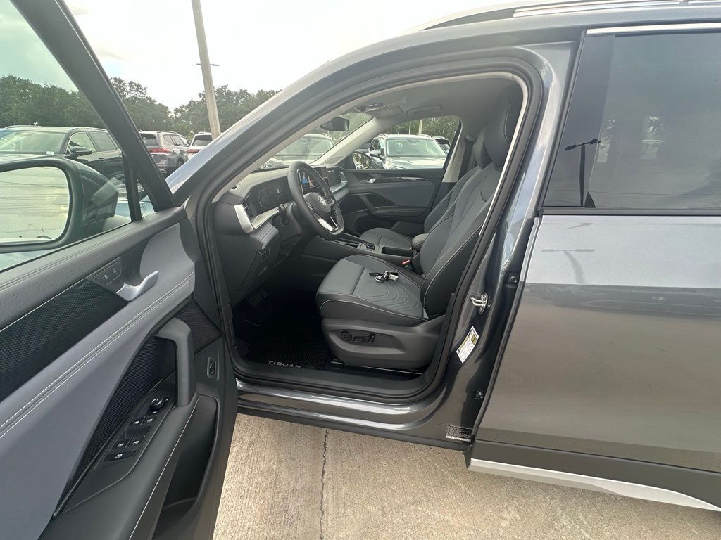 2025 Volkswagen Tiguan 2.0T SE Tampa FL
