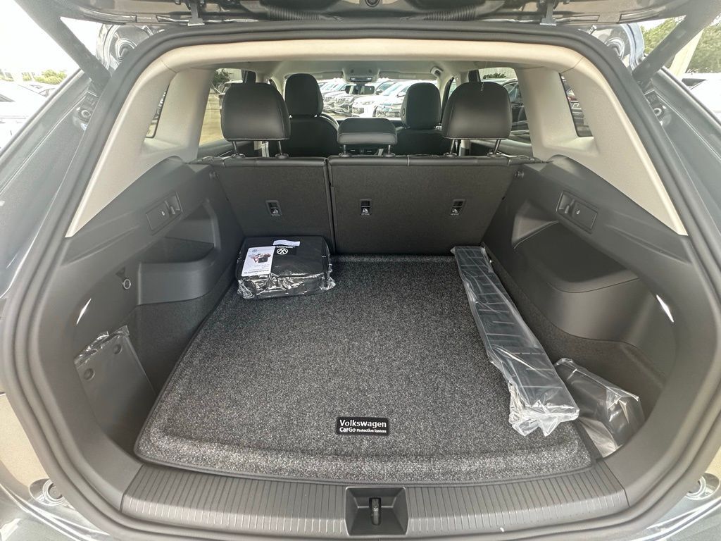 2025 Volkswagen Tiguan 2.0T SE Tampa FL