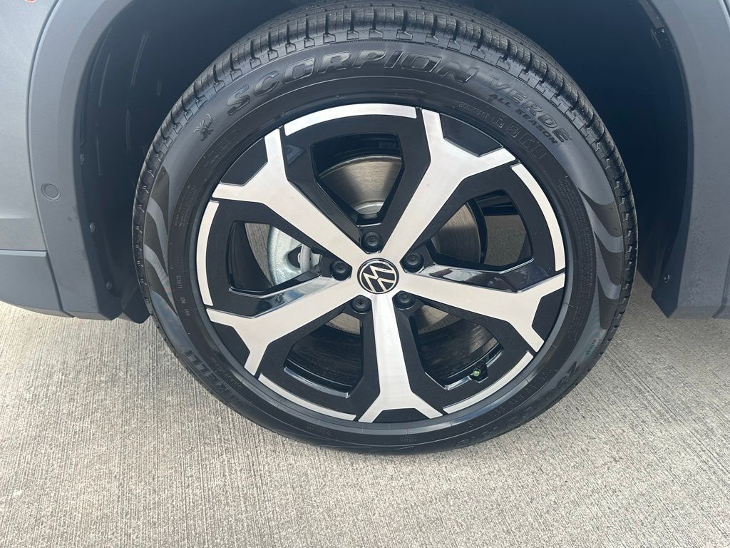 2025 Volkswagen Tiguan 2.0T SE Tampa FL