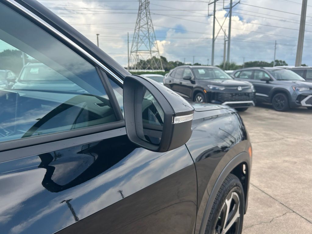 2025 Volkswagen Tiguan 2.0T SE Tampa FL