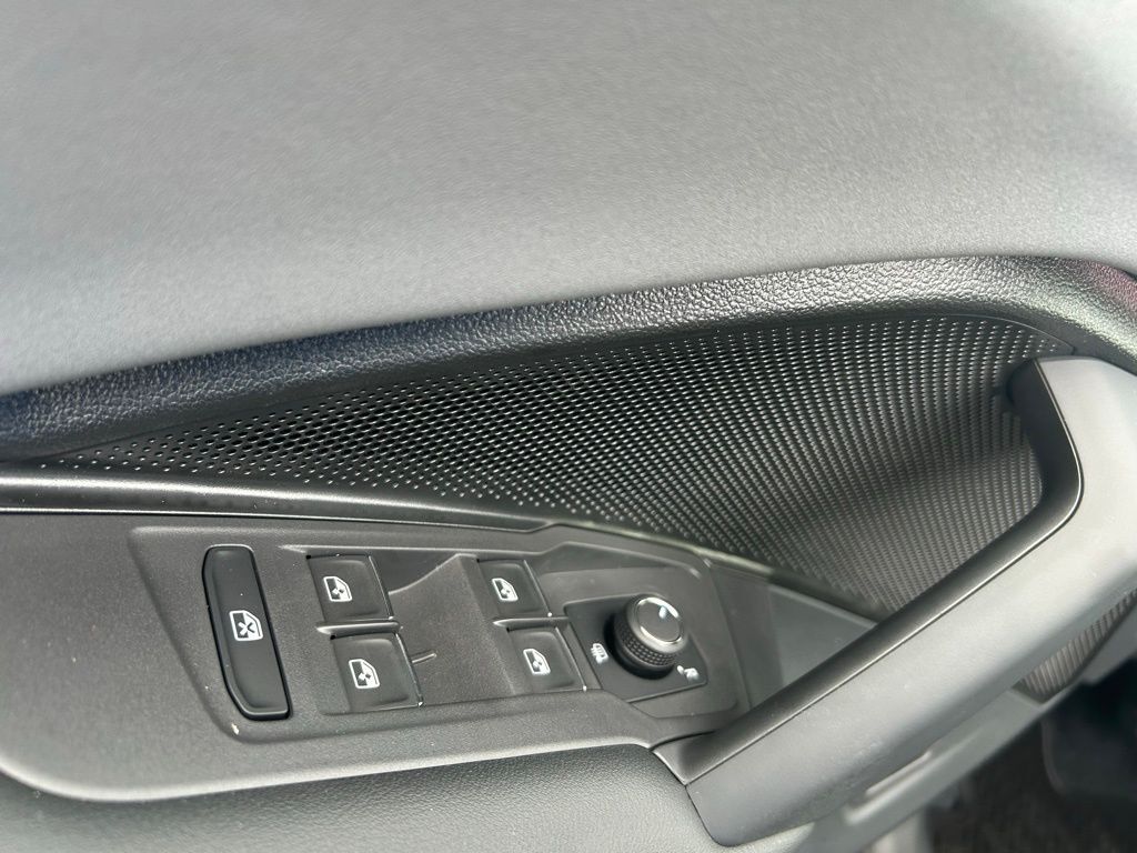2025 Volkswagen Tiguan 2.0T SE Tampa FL