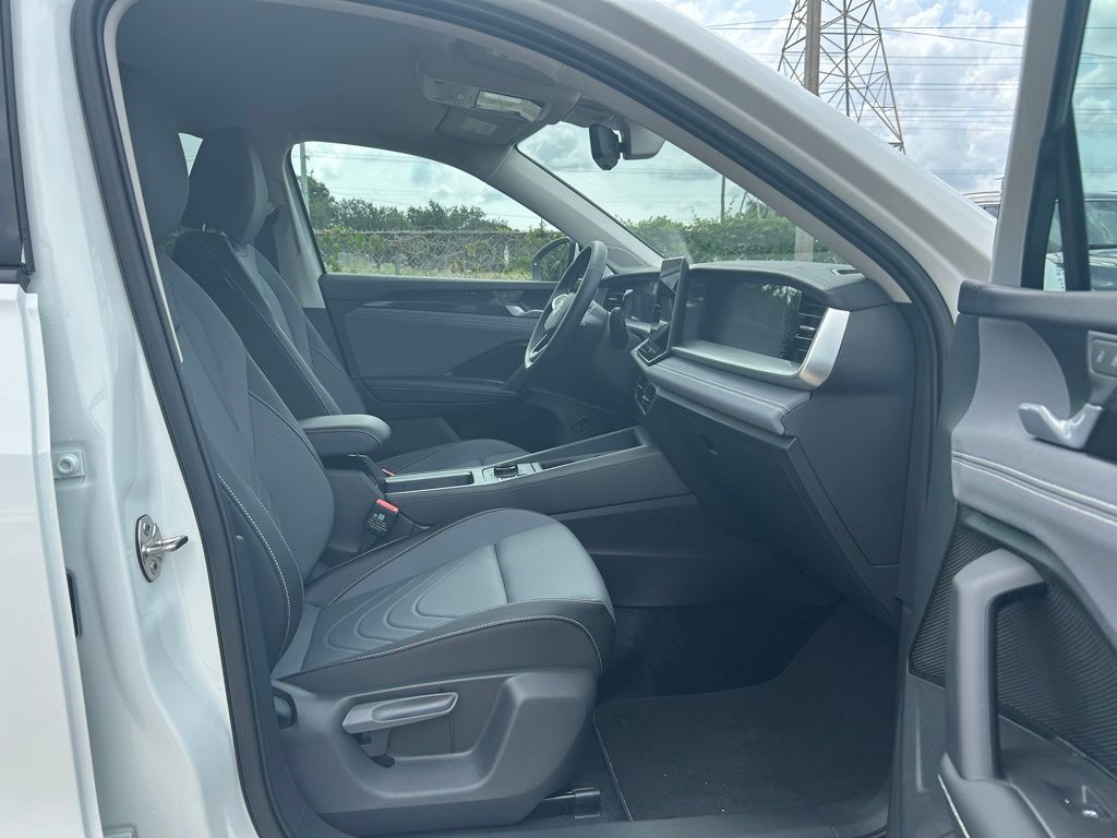 2025 Volkswagen Tiguan 2.0T SE Tampa FL
