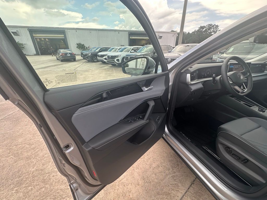 2025 Volkswagen Tiguan 2.0T SE Tampa FL