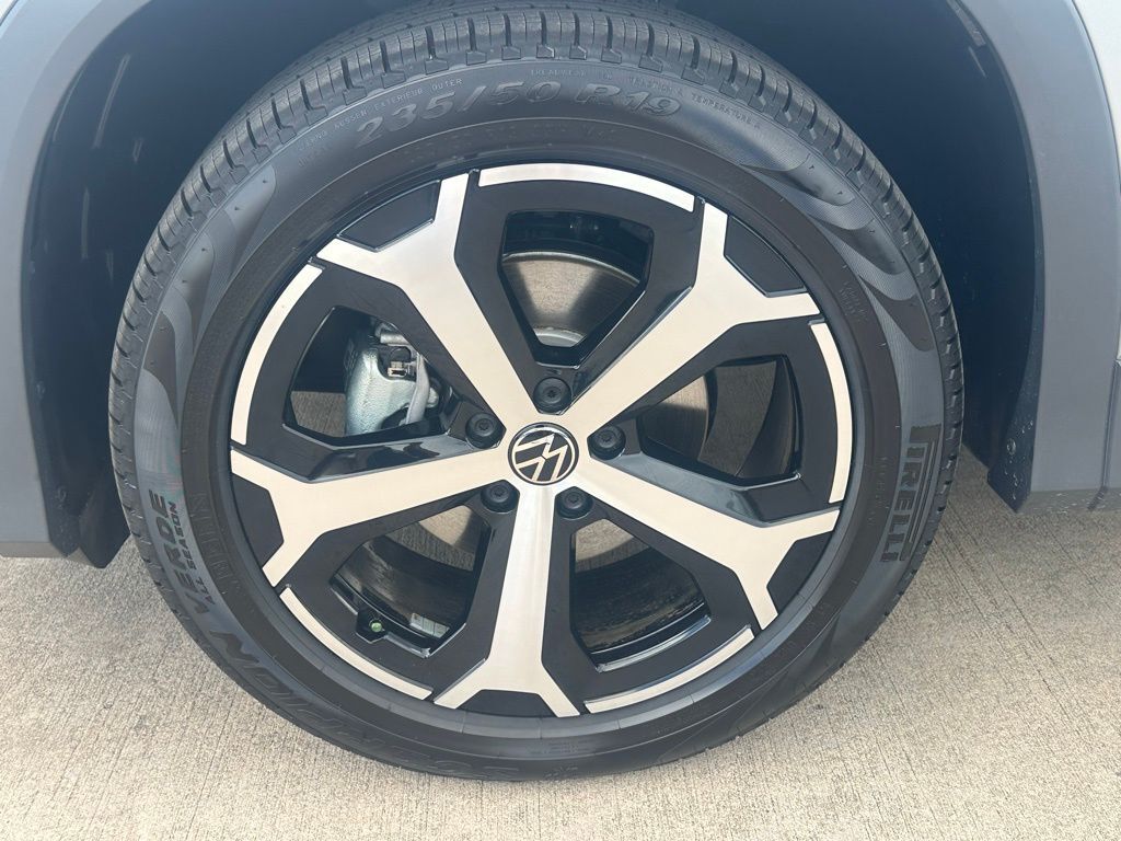 2025 Volkswagen Tiguan 2.0T SE Tampa FL