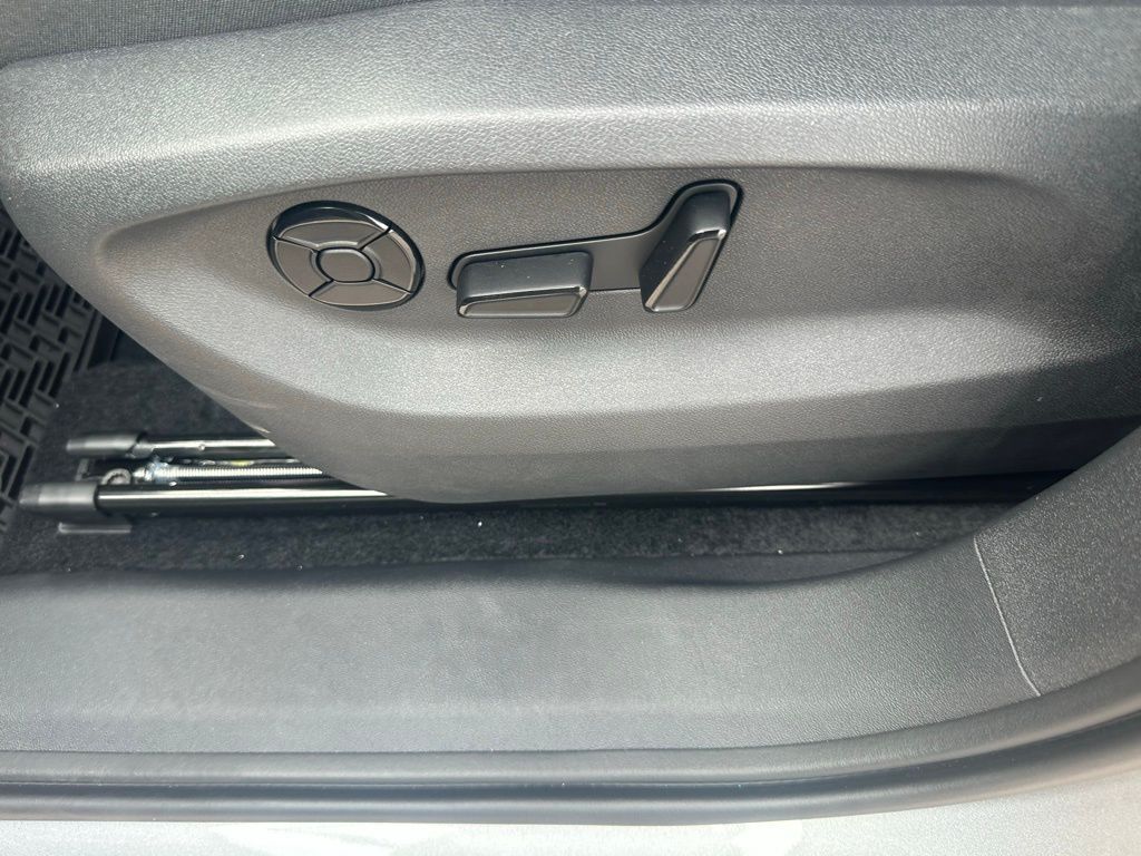 2025 Volkswagen Tiguan 2.0T SE Tampa FL