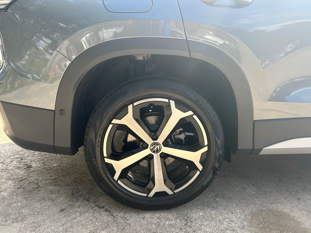 2025 Volkswagen Tiguan 2.0T SE Tampa FL