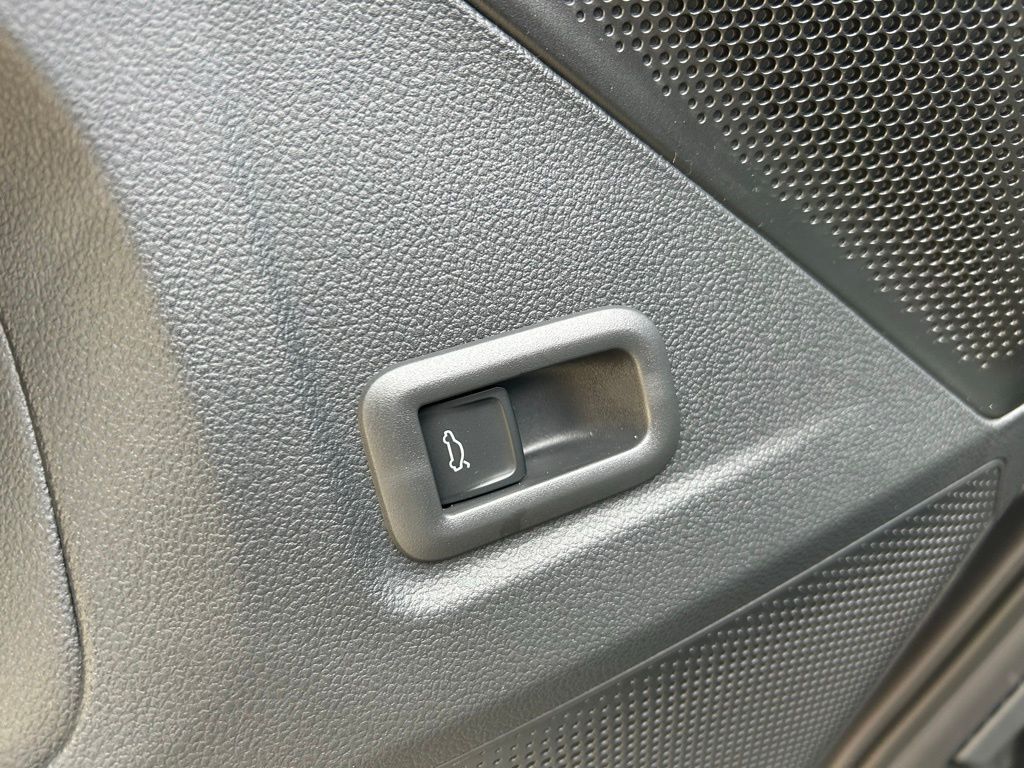 2025 Volkswagen Tiguan 2.0T SE Tampa FL