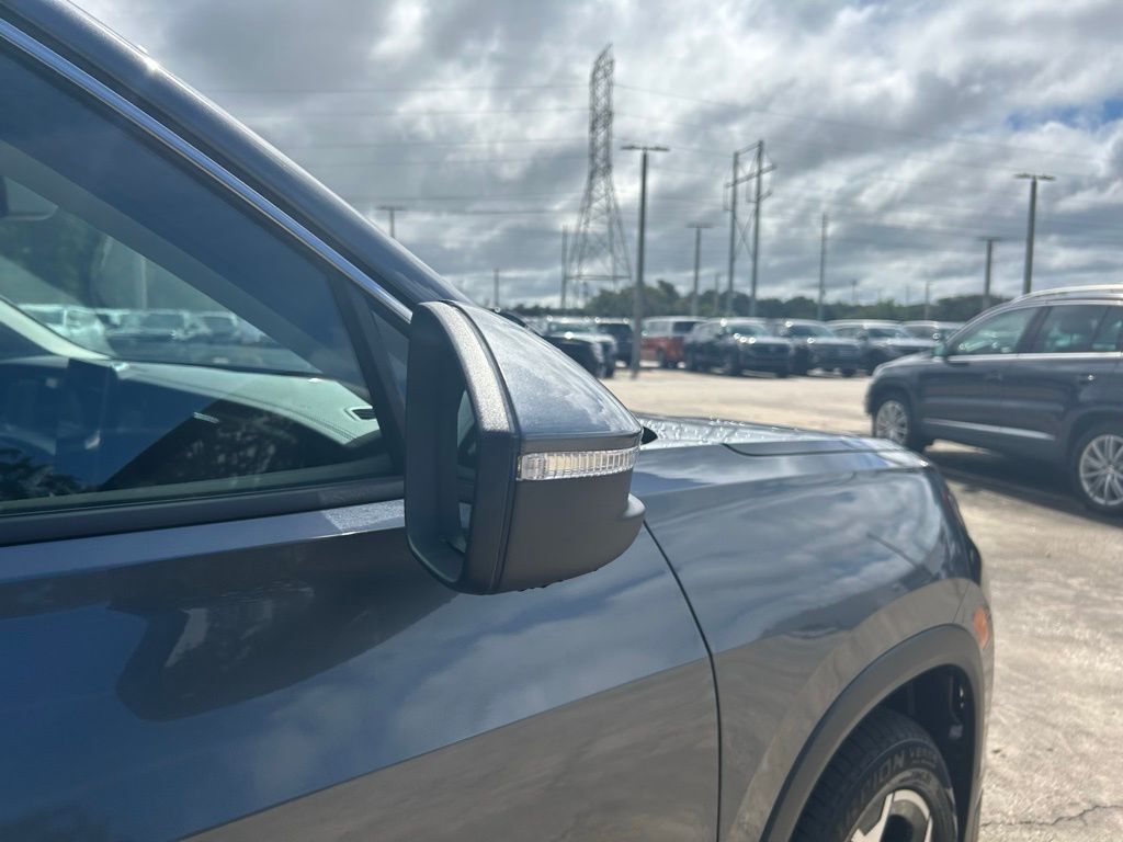 2025 Volkswagen Tiguan 2.0T SE Tampa FL