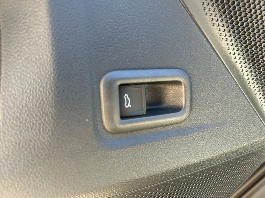 2025 Volkswagen Tiguan 2.0T SE Tampa FL