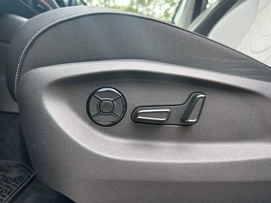 2025 Volkswagen Tiguan 2.0T SE Tampa FL