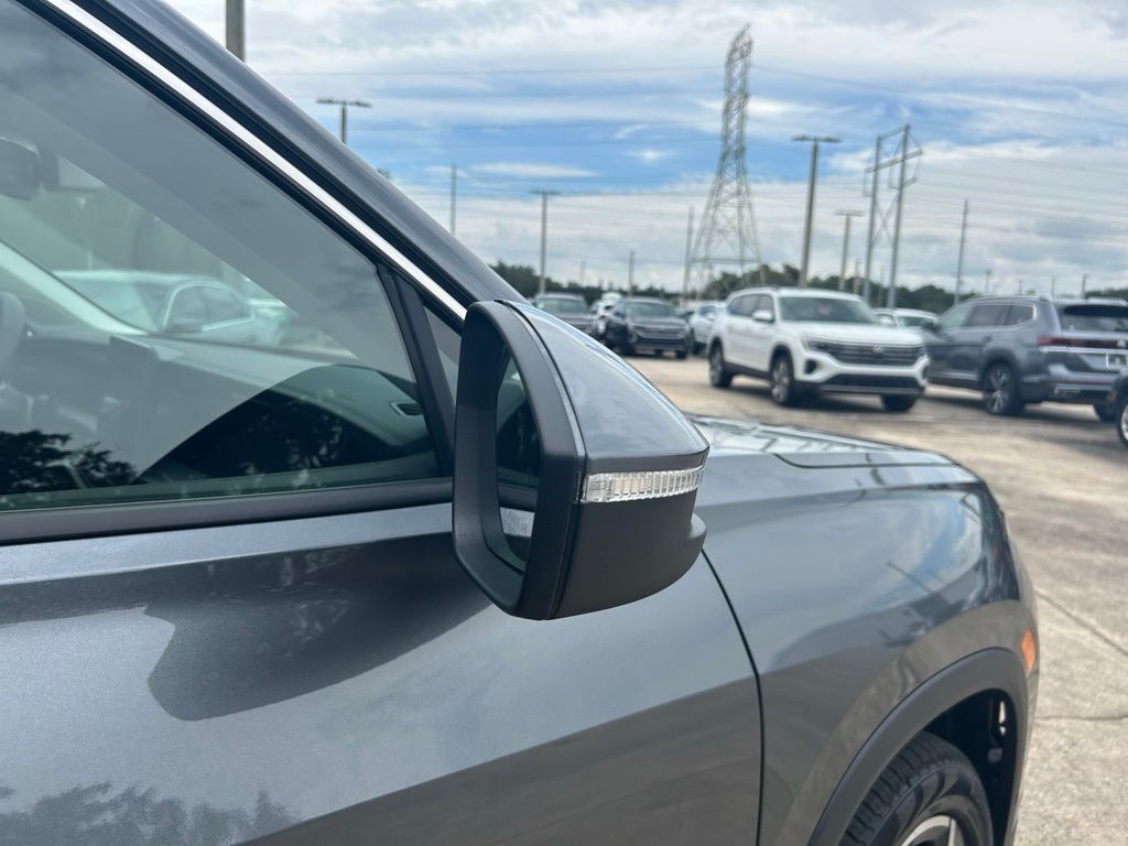 2025 Volkswagen Tiguan 2.0T SE Tampa FL