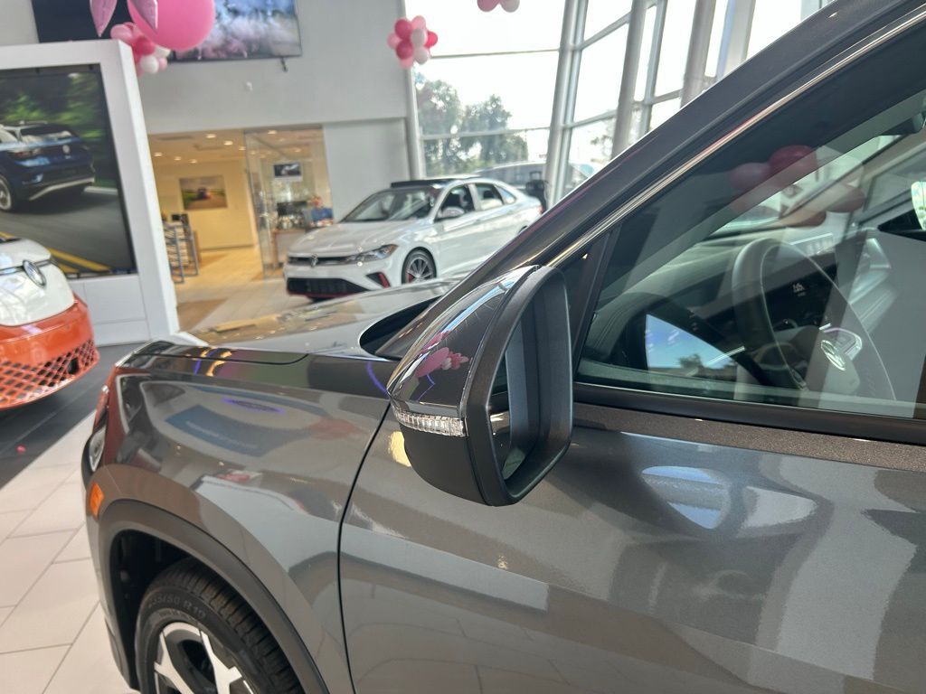 2025 Volkswagen Tiguan 2.0T SE Tampa FL