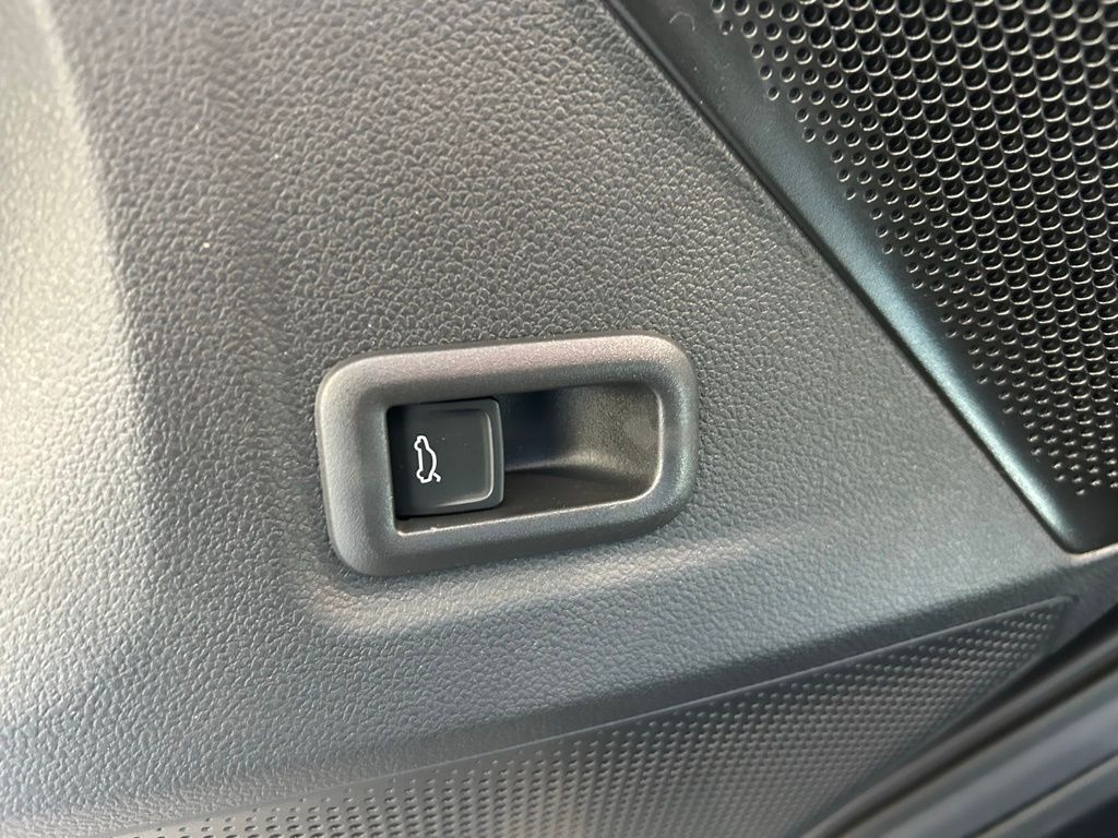 2025 Volkswagen Tiguan 2.0T SE Tampa FL