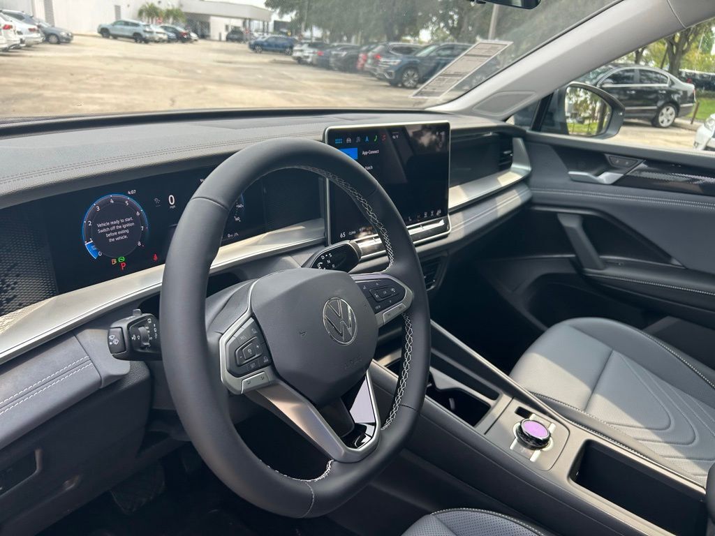 2025 Volkswagen Tiguan 2.0T SE Tampa FL