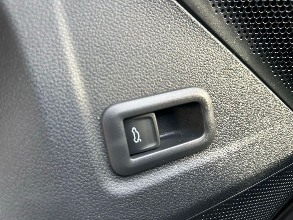 2025 Volkswagen Tiguan 2.0T SE Tampa FL