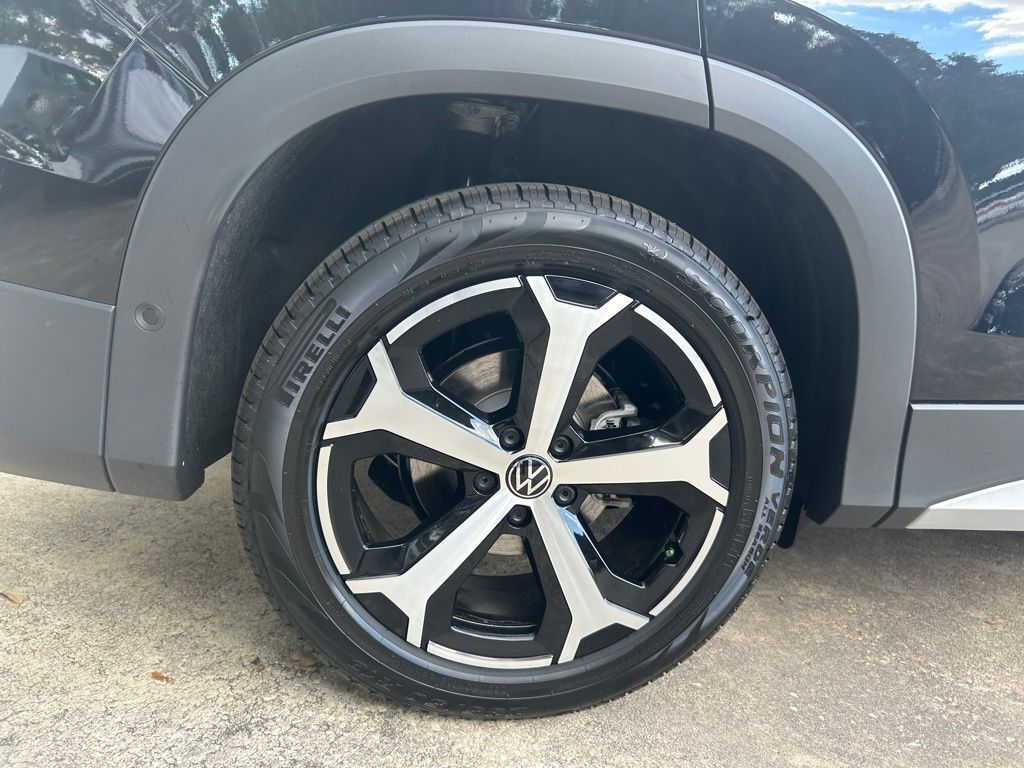 2025 Volkswagen Tiguan 2.0T SE Tampa FL