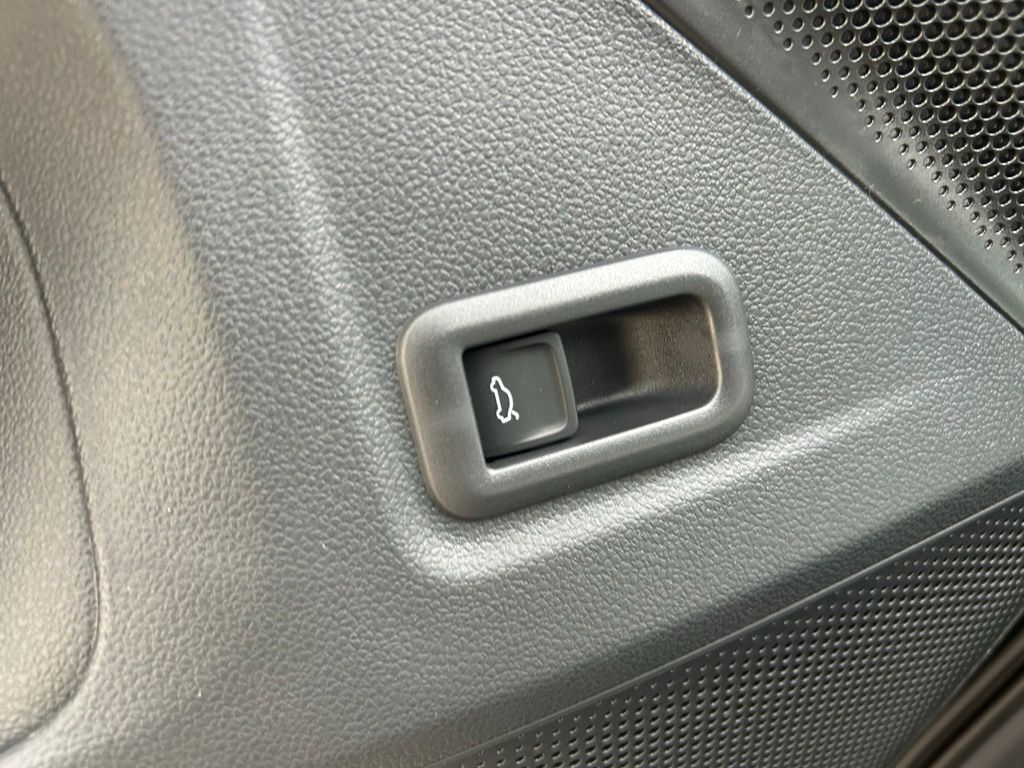 2025 Volkswagen Tiguan 2.0T SE Tampa FL