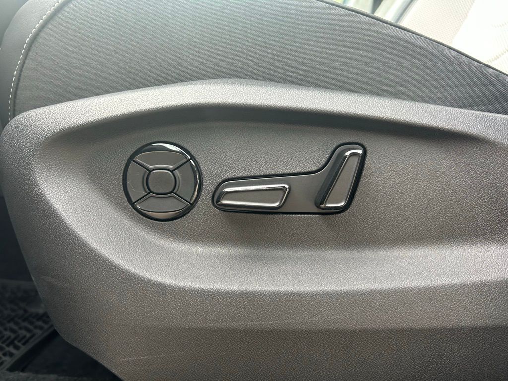 2025 Volkswagen Tiguan 2.0T SE Tampa FL