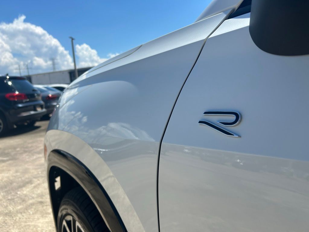 2025 Volkswagen Tiguan 2.0T SEL R-Line Tampa FL