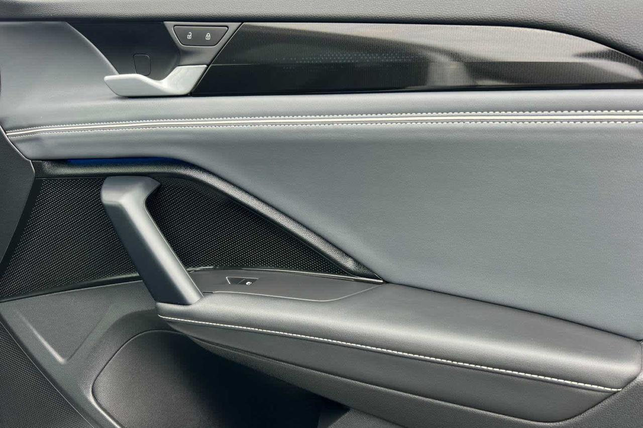 2025 Volkswagen Tiguan SEL R-Line Roseville CA