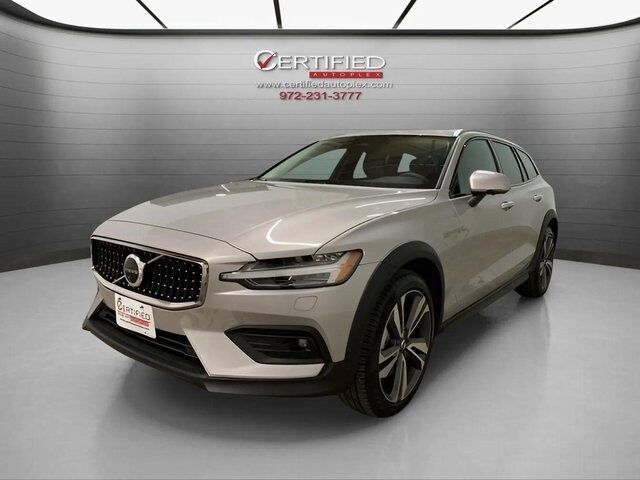 2025 Volvo V60 Cross Country