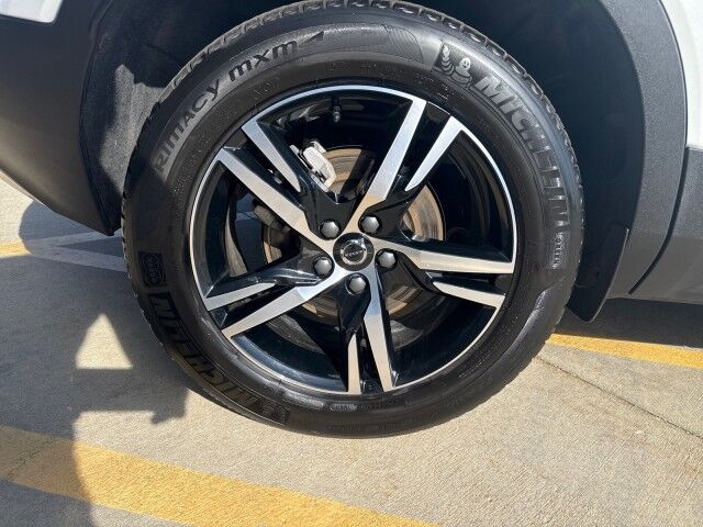 2025 Volvo XC40 Core Bright Theme Springfield IL 2025 Volvo XC40 Core Bright Theme Springfield IL