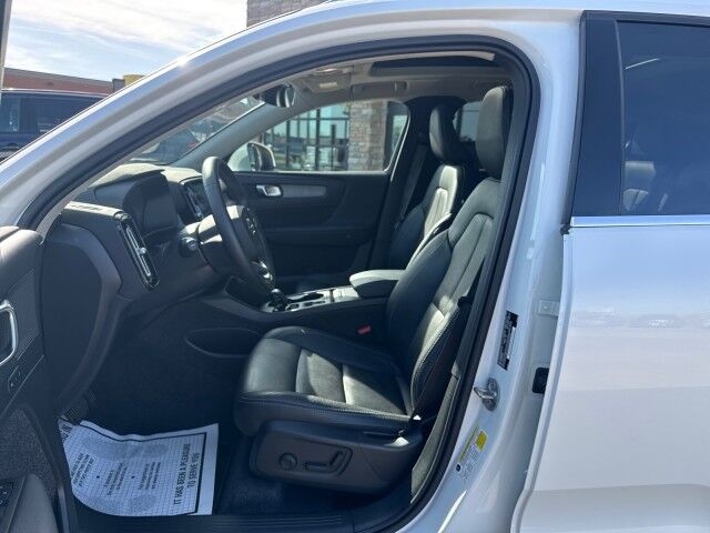 2025 Volvo XC40 Core Bright Theme Springfield IL 2025 Volvo XC40 Core Bright Theme Springfield IL
