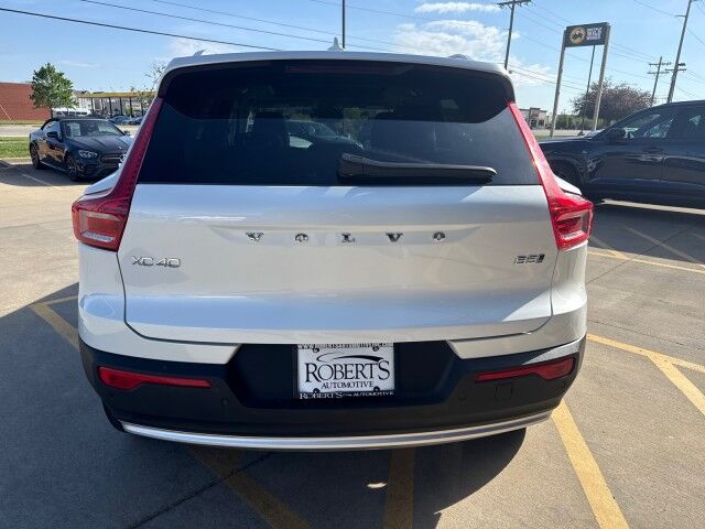 2025 Volvo XC40 Core Bright Theme Springfield IL 2025 Volvo XC40 Core Bright Theme Springfield IL