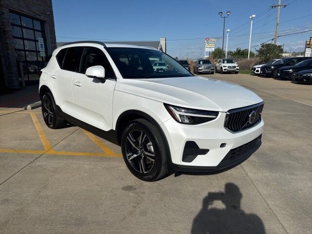 2025 Volvo XC40 Core Bright Theme Springfield IL 2025 Volvo XC40 Core Bright Theme Springfield IL