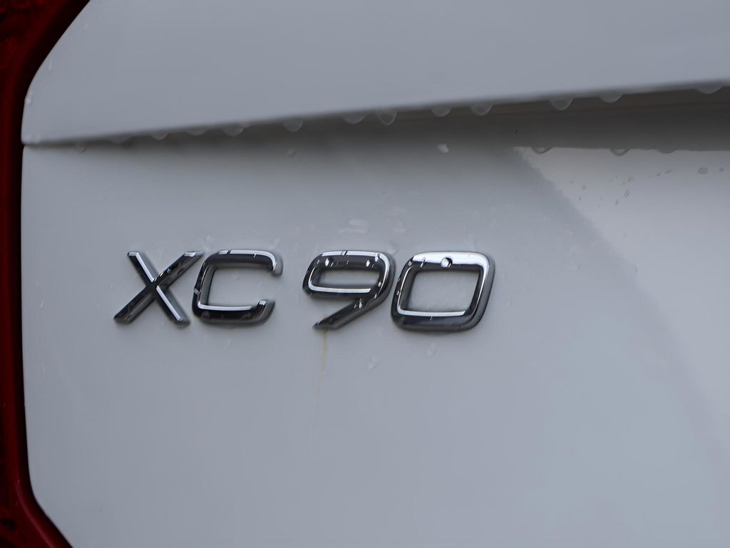 2025 Volvo XC90 B6 Ultra