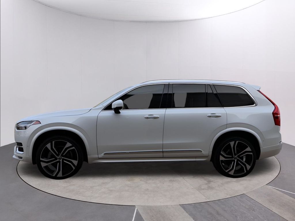 2025 Volvo XC90 B6 Ultra
