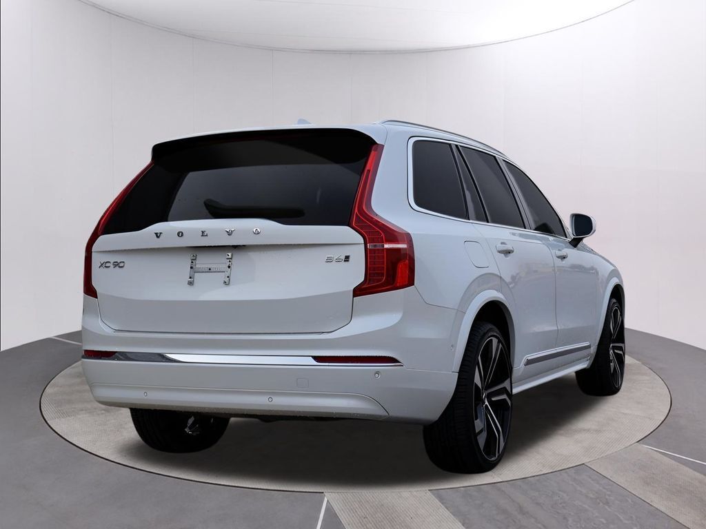 2025 Volvo XC90 B6 Ultra