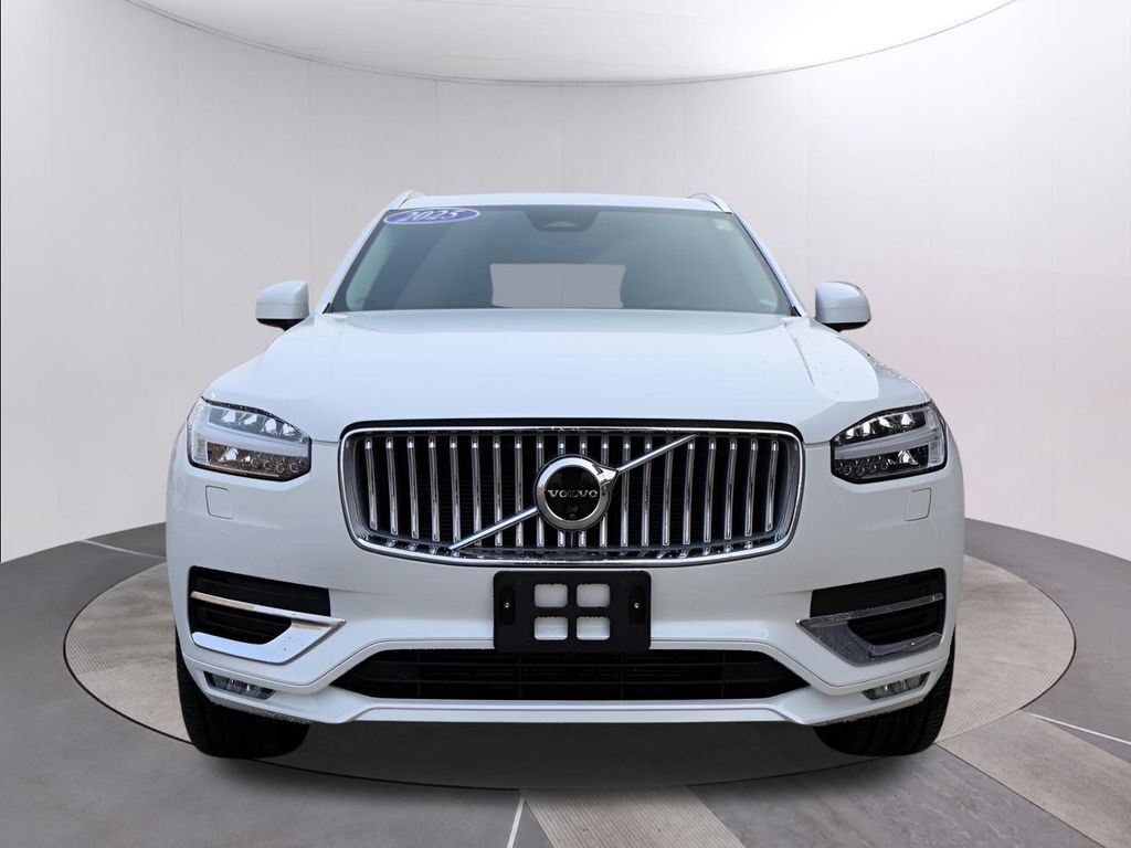 2025 Volvo XC90 B6 Ultra