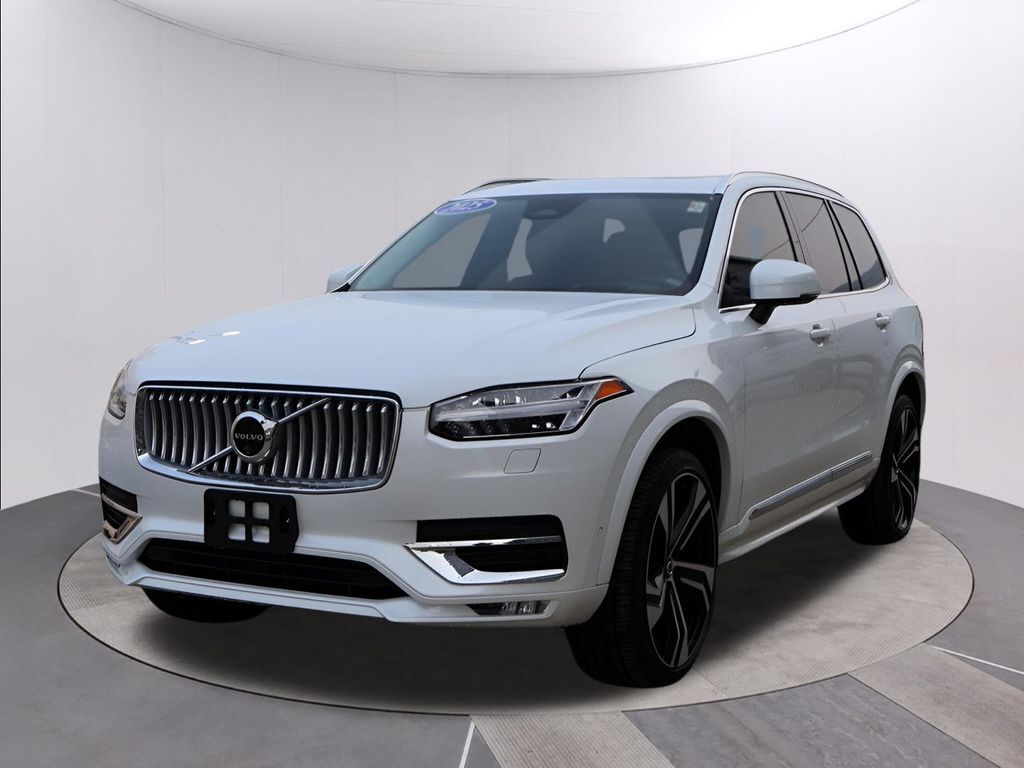 2025 Volvo XC90 B6 Ultra