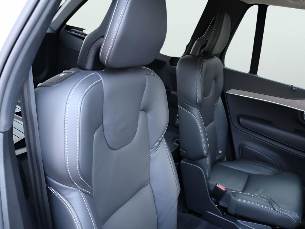 2025 Volvo XC90 B6 Ultra