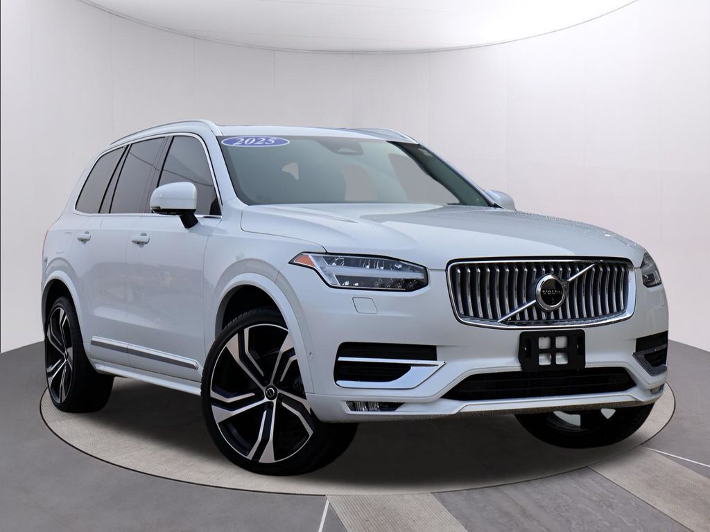 2025 Volvo XC90 B6 Ultra