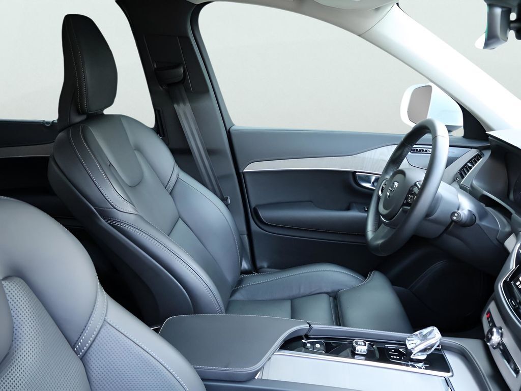 2025 Volvo XC90 B6 Ultra