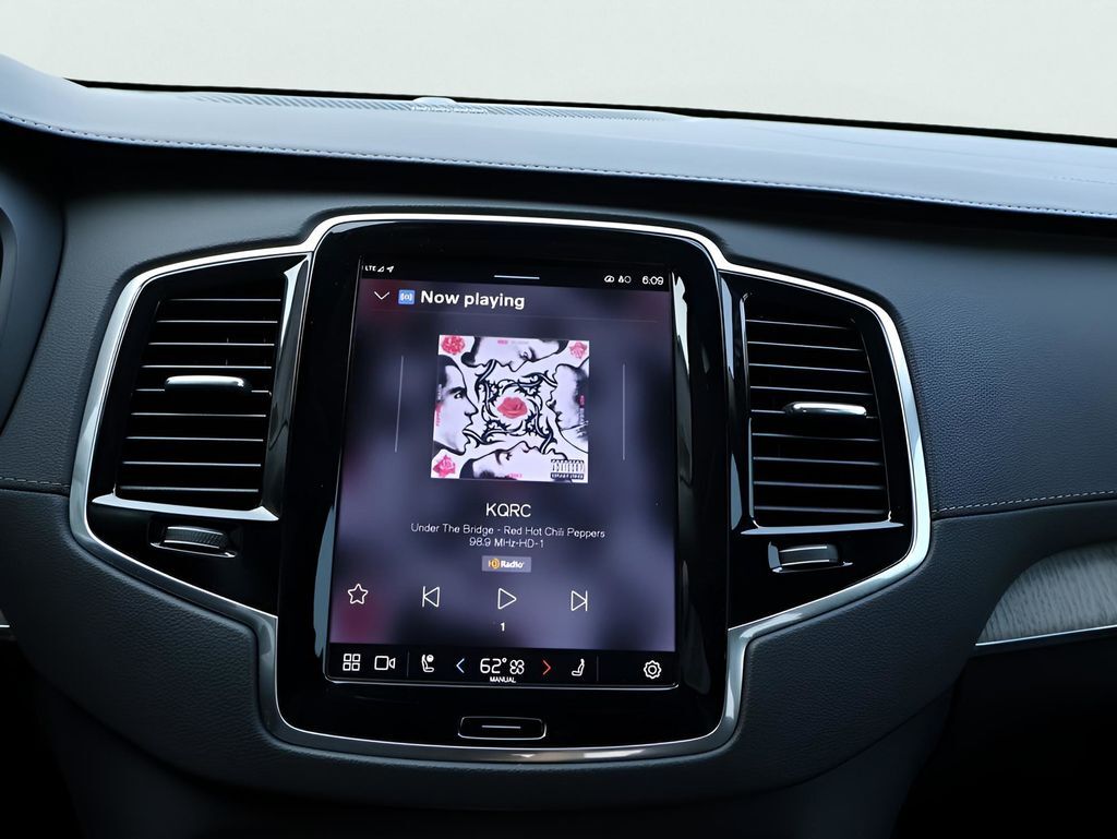 2025 Volvo XC90 B6 Ultra