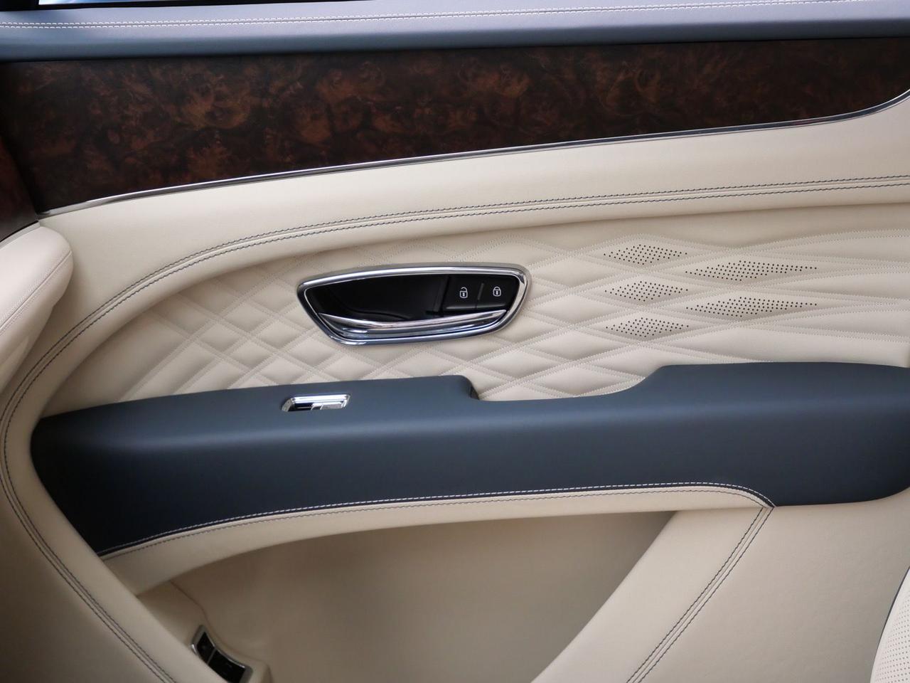 2026 Bentley Bentayga Azure Lawrence KS