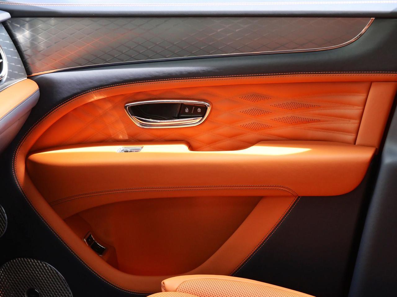 2026 Bentley Bentayga EWB Azure V8 Lawrence KS