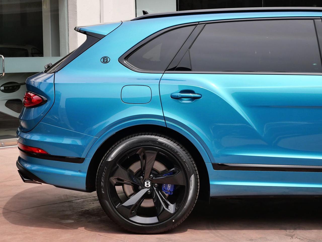 2026 Bentley Bentayga EWB Azure V8 Lawrence KS