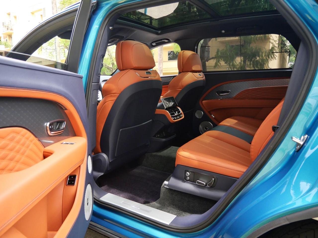 2026 Bentley Bentayga EWB Azure V8 Lawrence KS