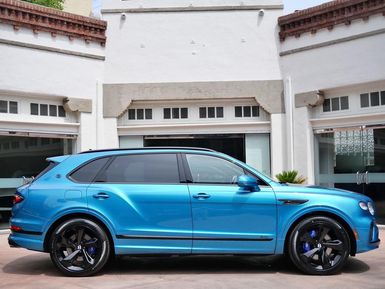 2026 Bentley Bentayga EWB Azure V8 Lawrence KS