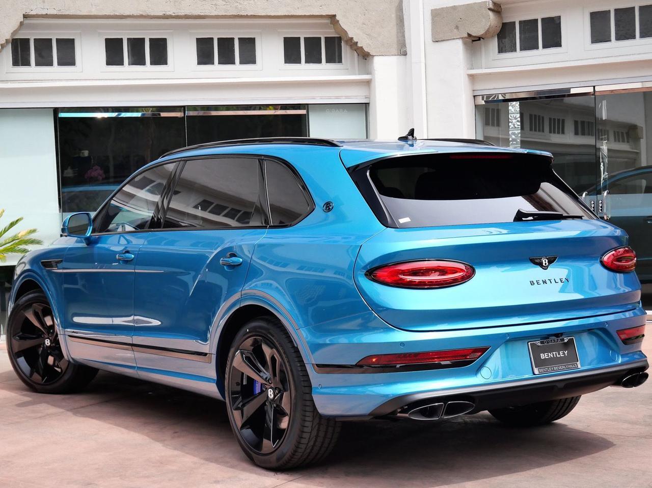 2026 Bentley Bentayga EWB Azure V8 Lawrence KS